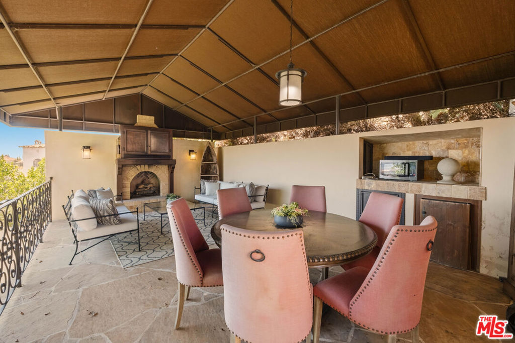 main property photo 31