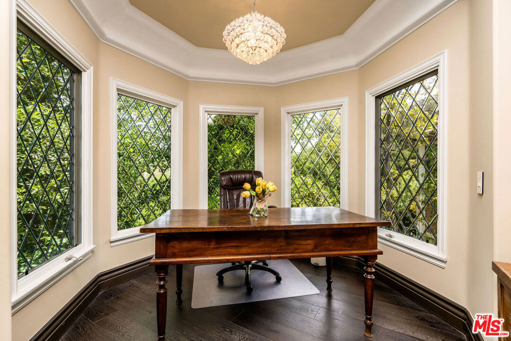 main property photo 28