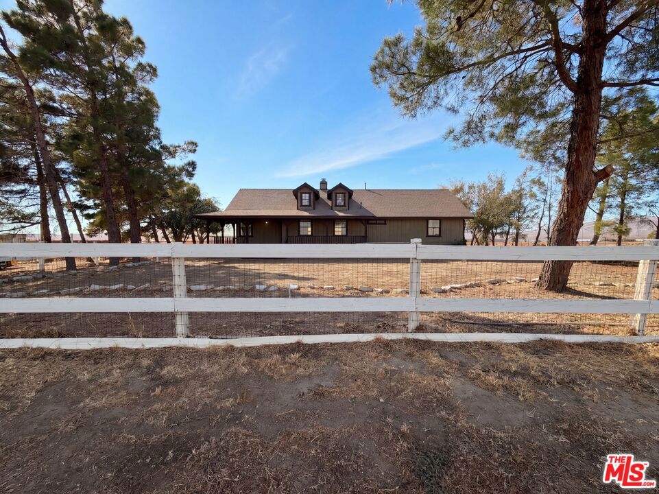 main property photo 13