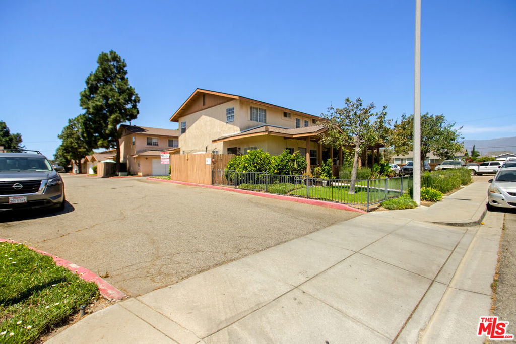 main property photo 17