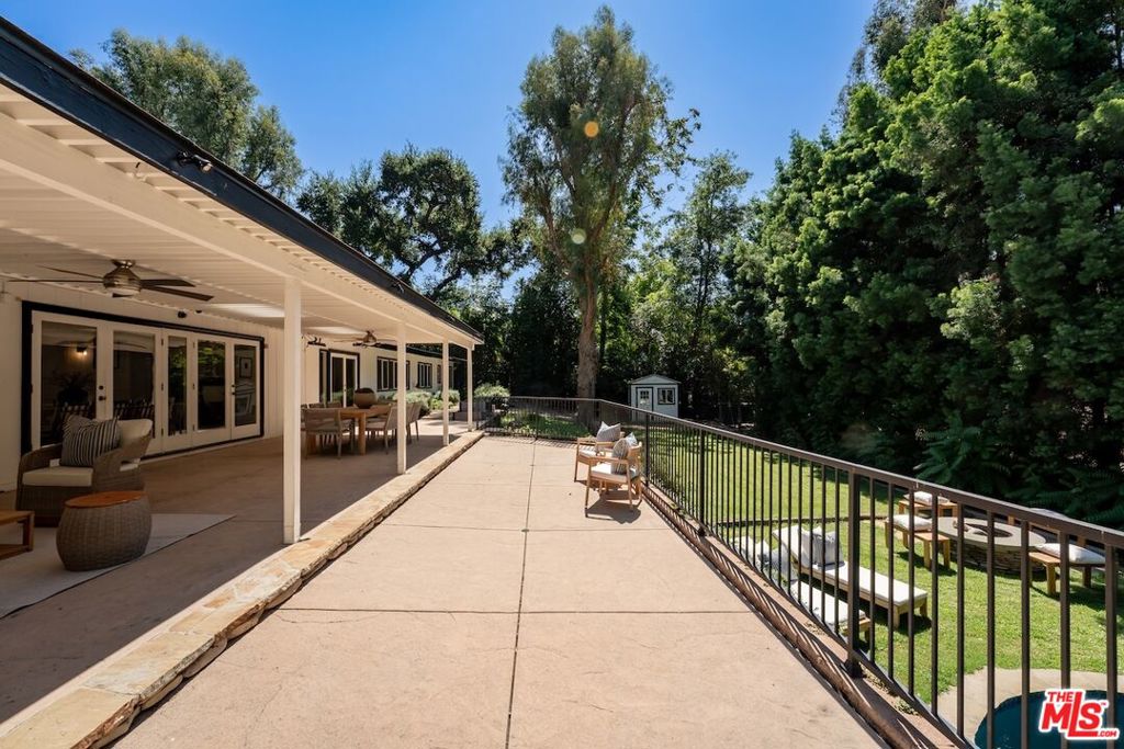 main property photo 30