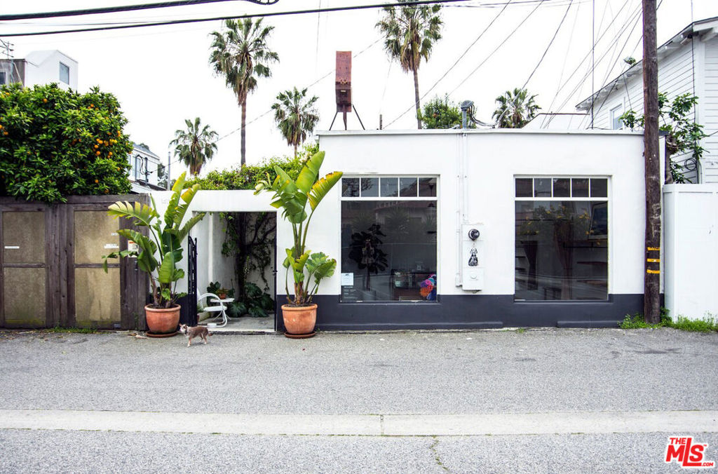 main property photo 25