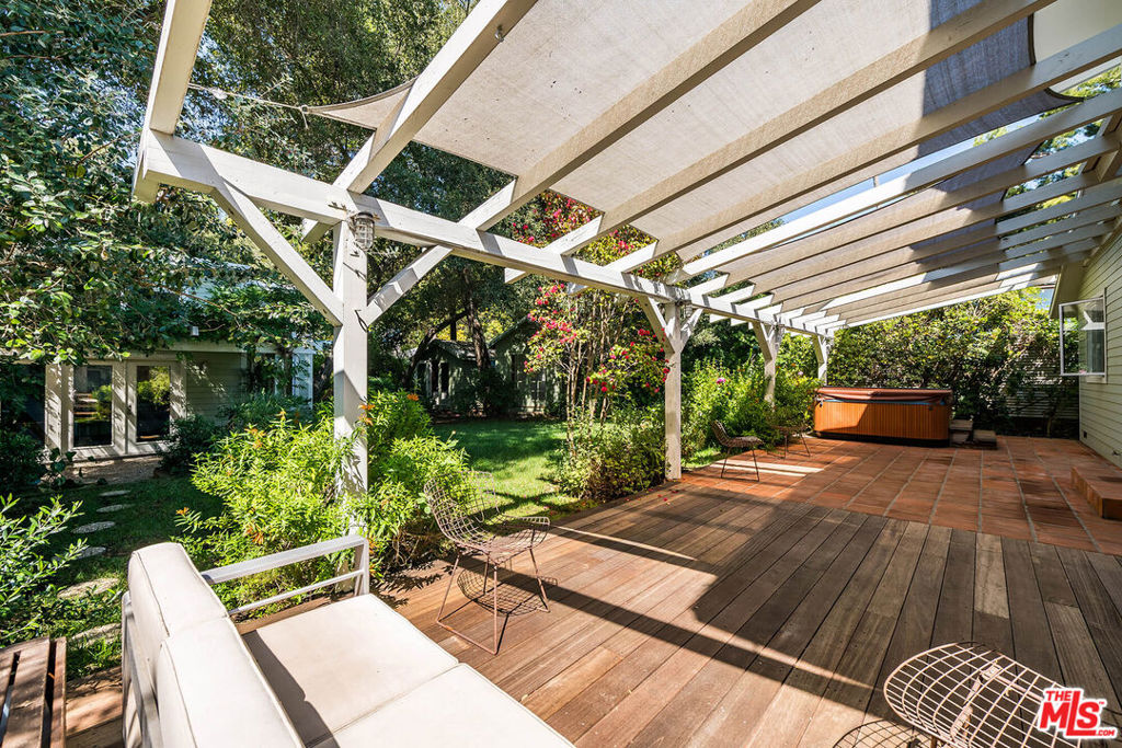 main property photo 23