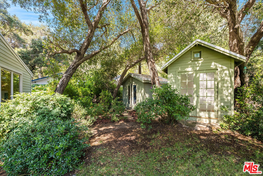 main property photo 31