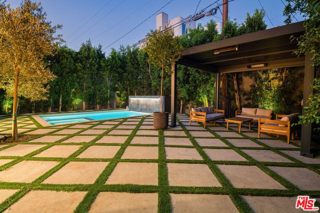 main property photo 45