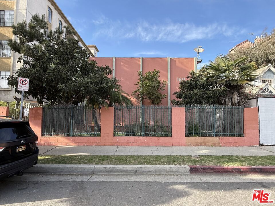 main property photo 2