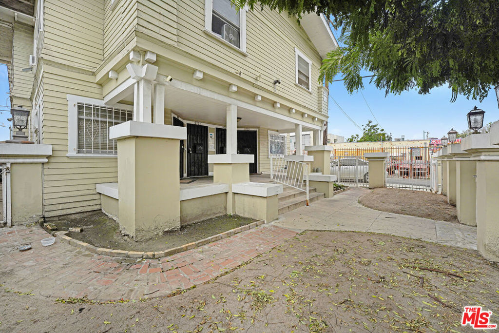 main property photo 6