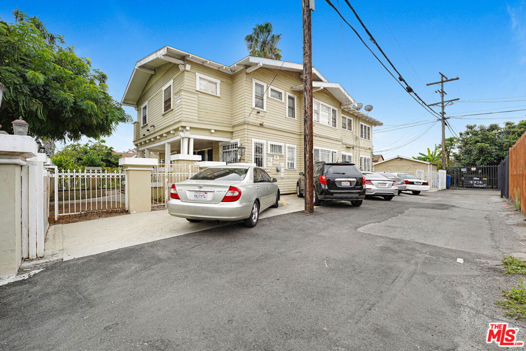 main property photo 8