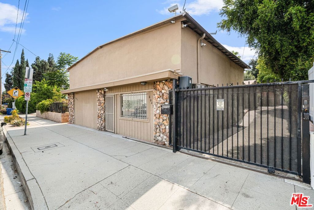 main property photo 15