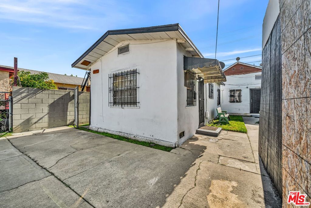 main property photo 33