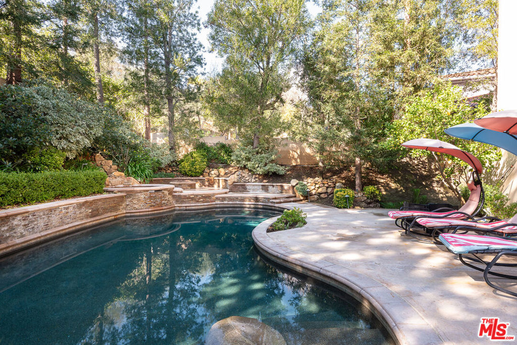 main property photo 27