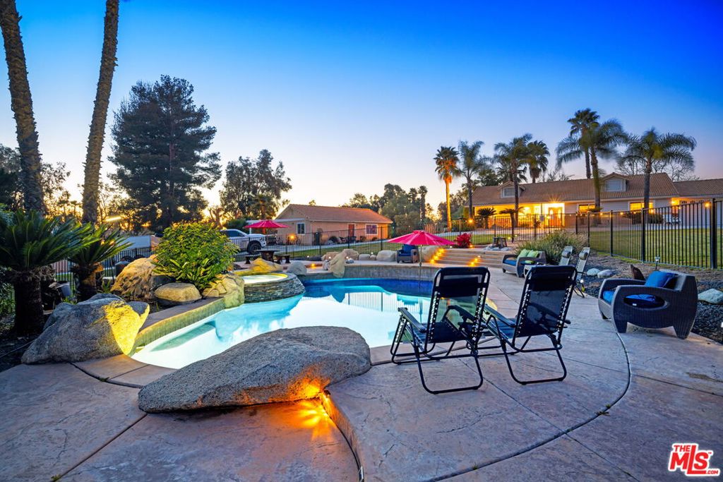 main property photo 9