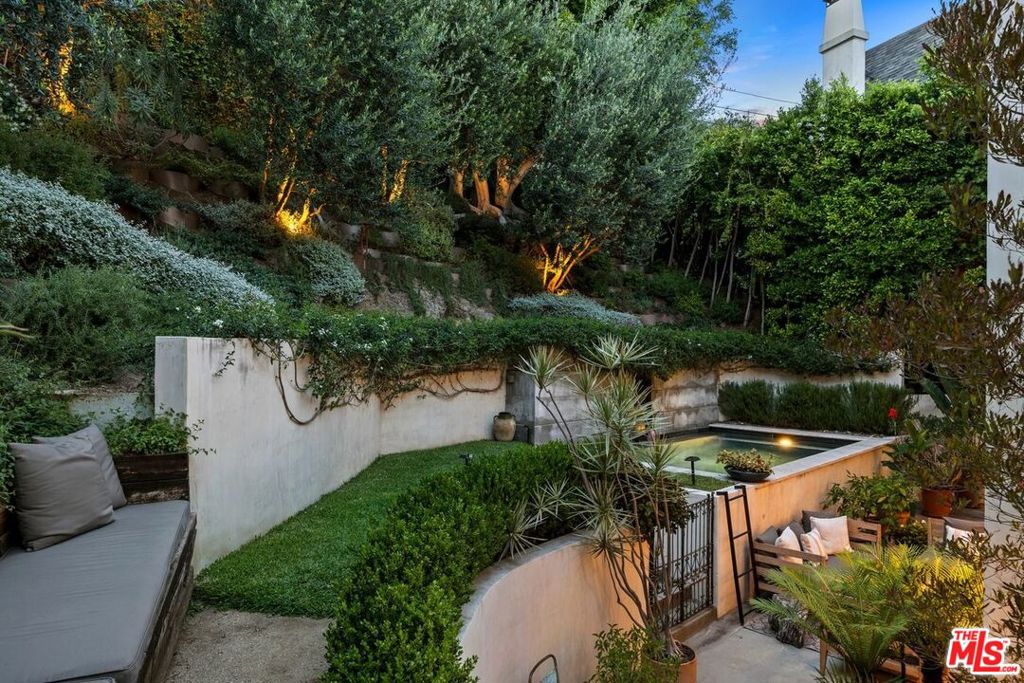 main property photo 29