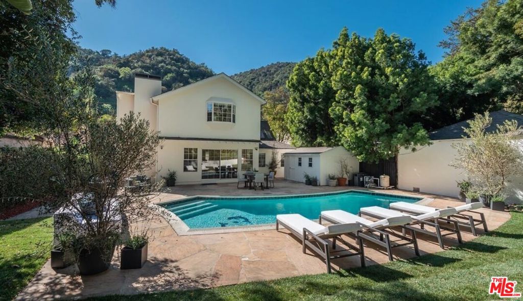 main property photo 7