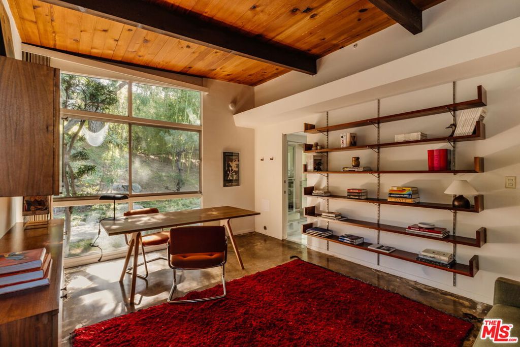 main property photo 23