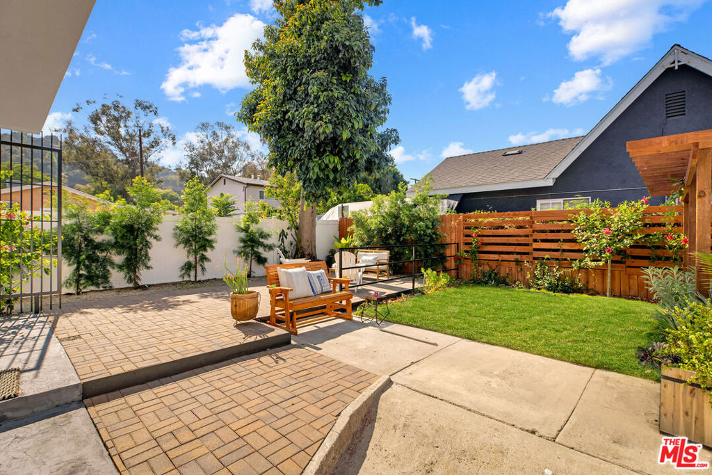 main property photo 50