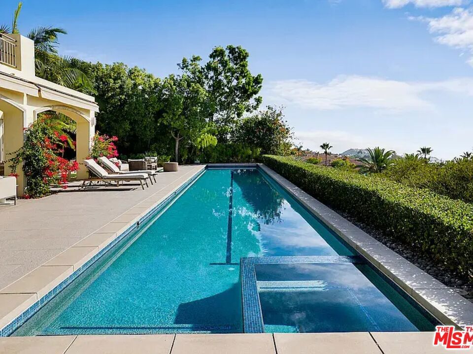main property photo 17