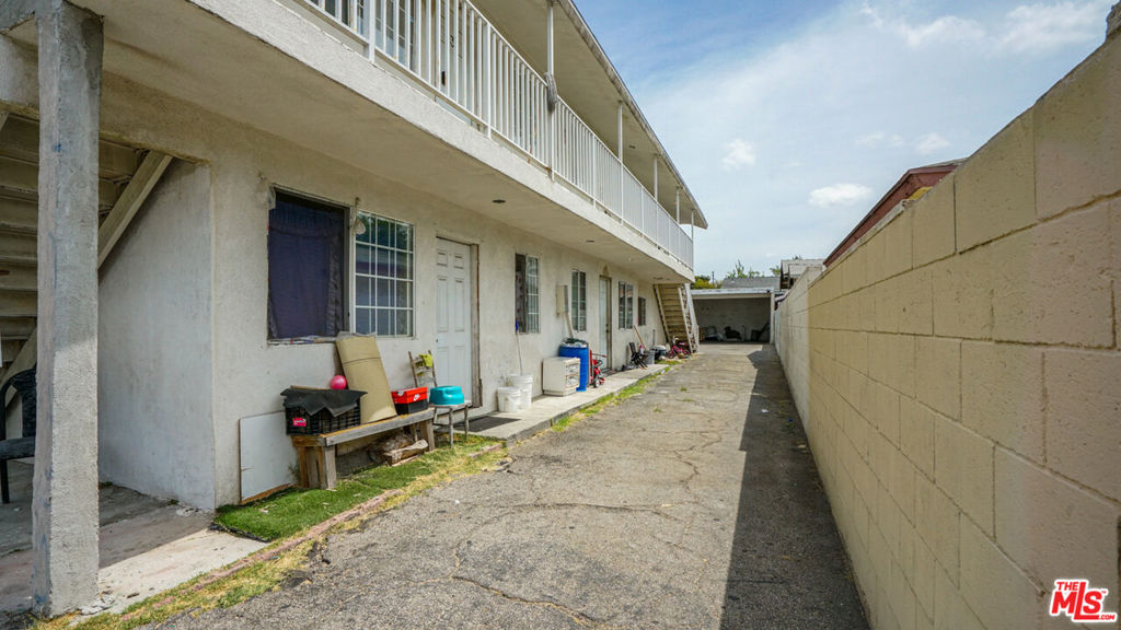main property photo 13