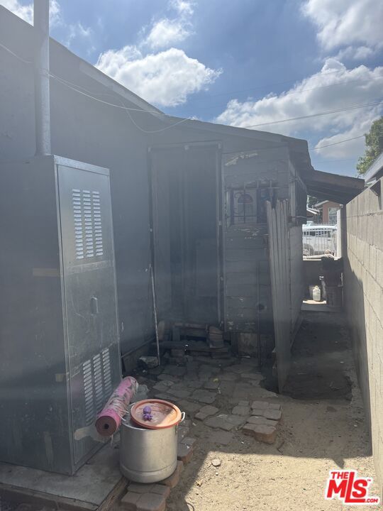 main property photo 6