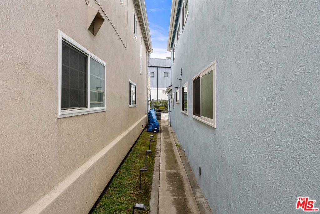 main property photo 51