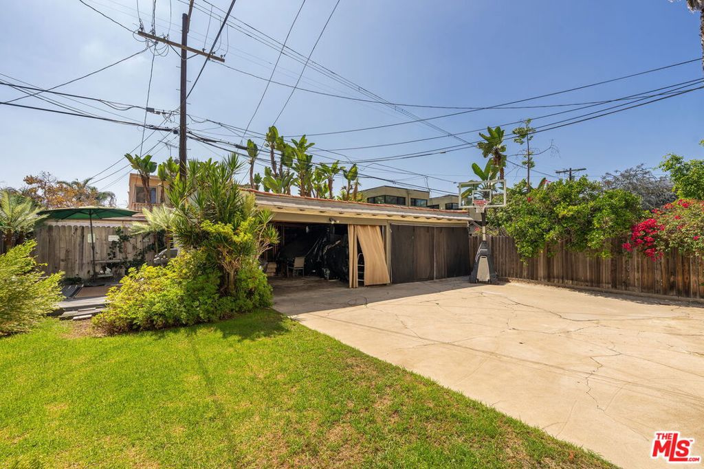 main property photo 33