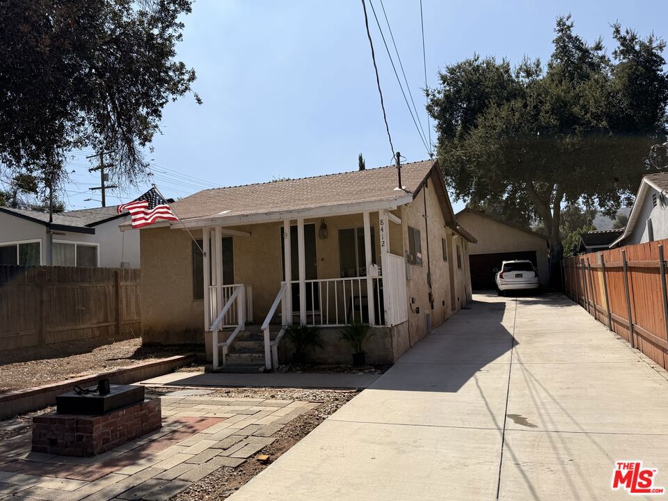 main property photo 12