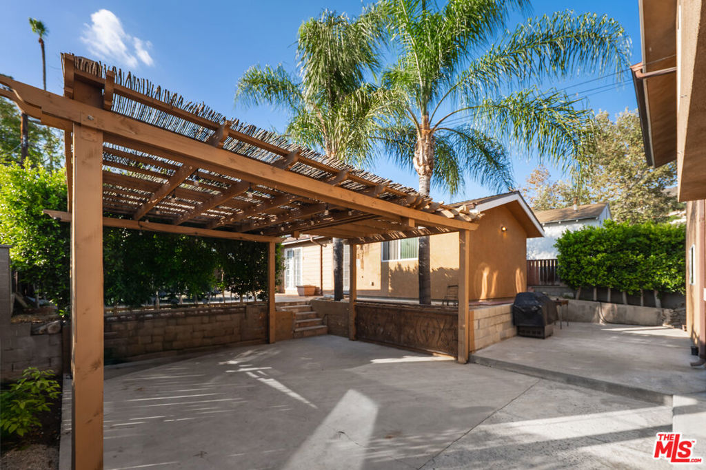 main property photo 29