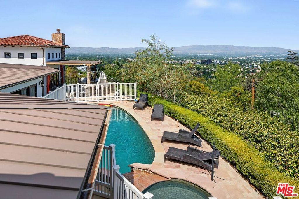 main property photo 51