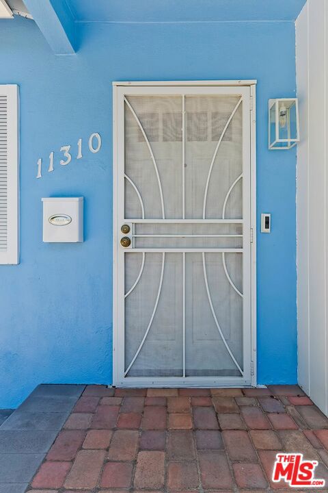 main property photo 11