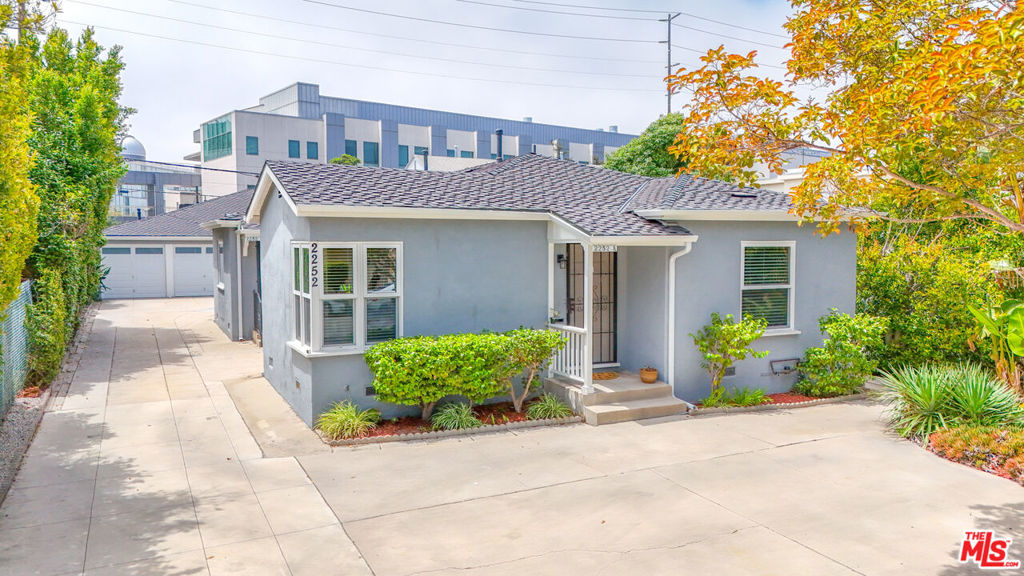 main property photo 2