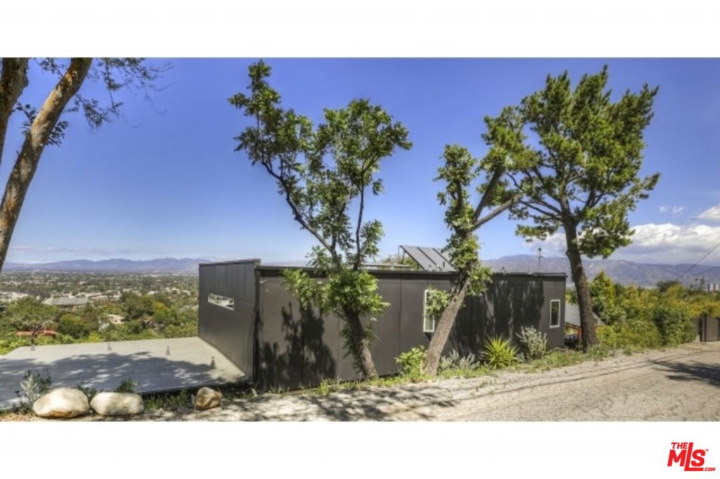 main property photo 33