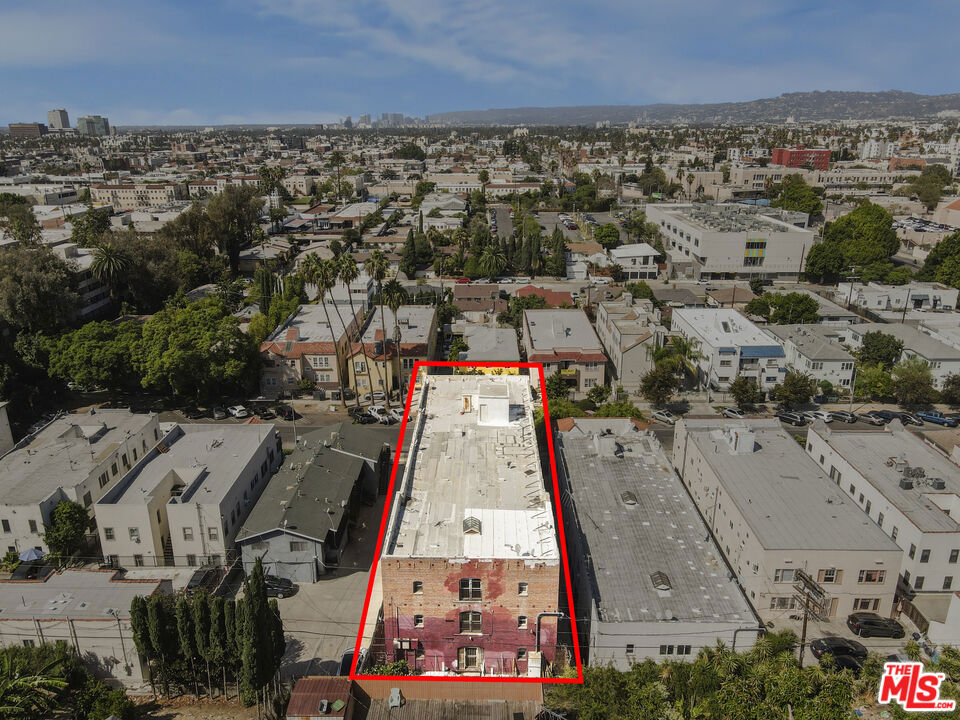 main property photo 14