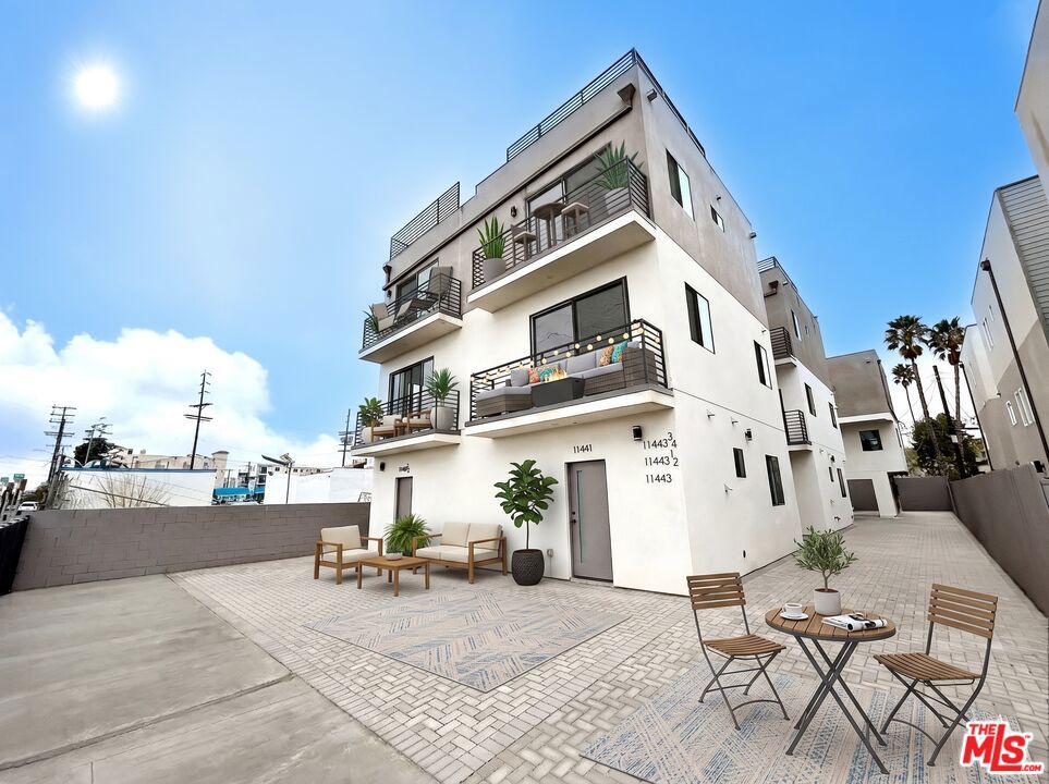 main property photo 0