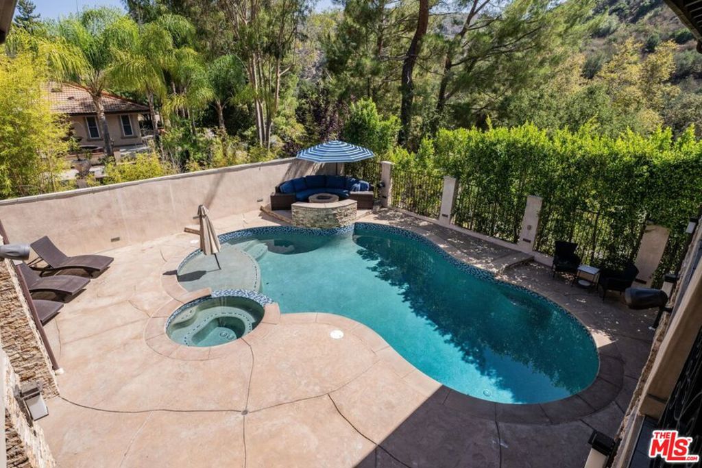 main property photo 35