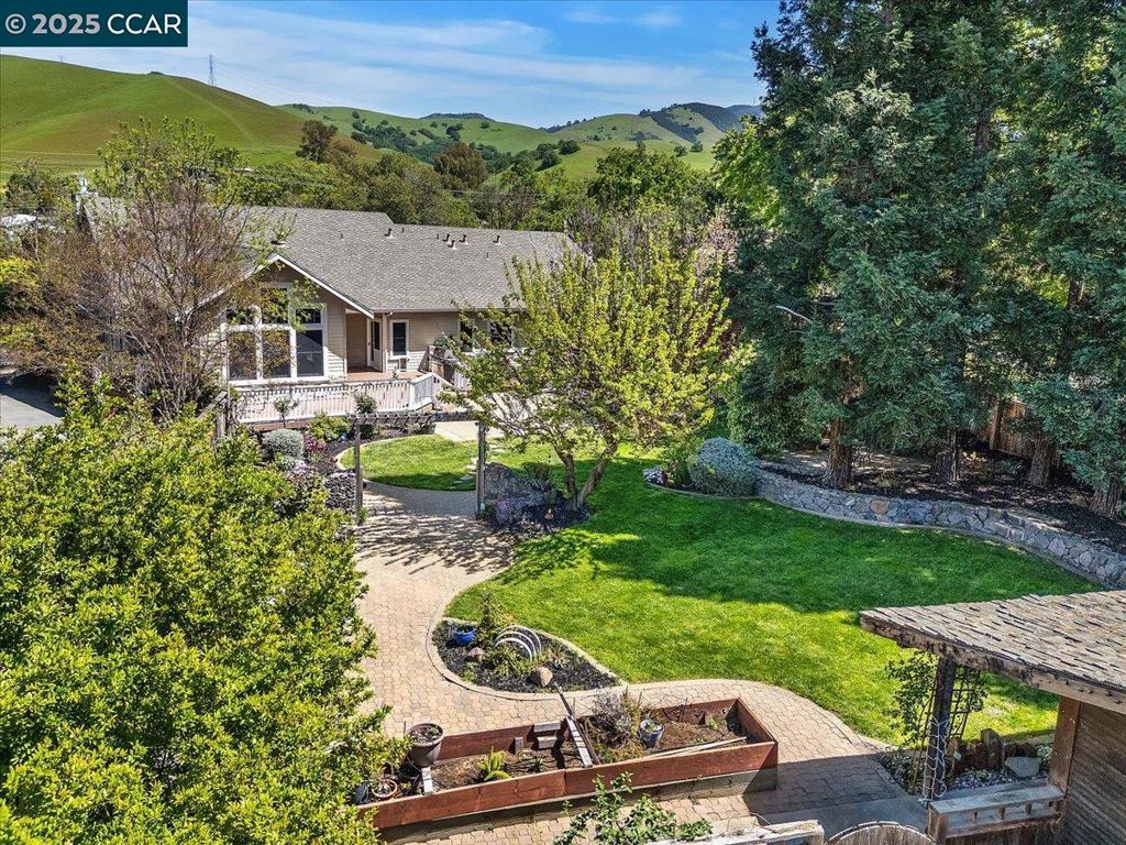 main property photo 50
