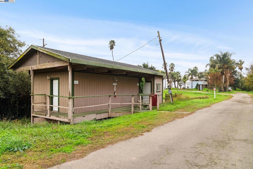 main property photo 27