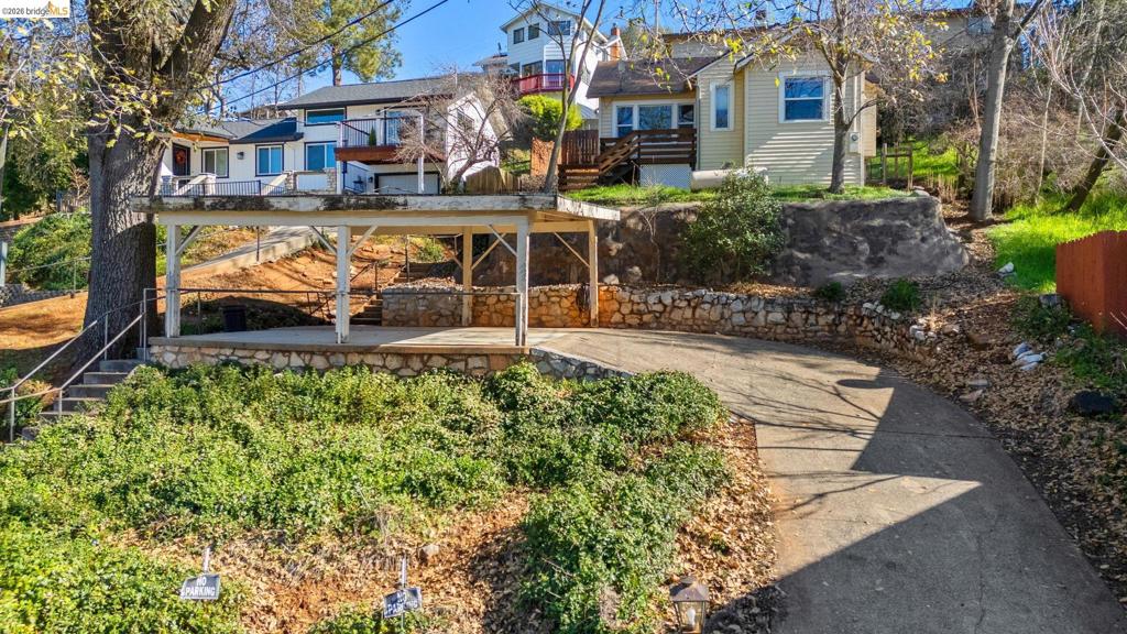 main property photo 32