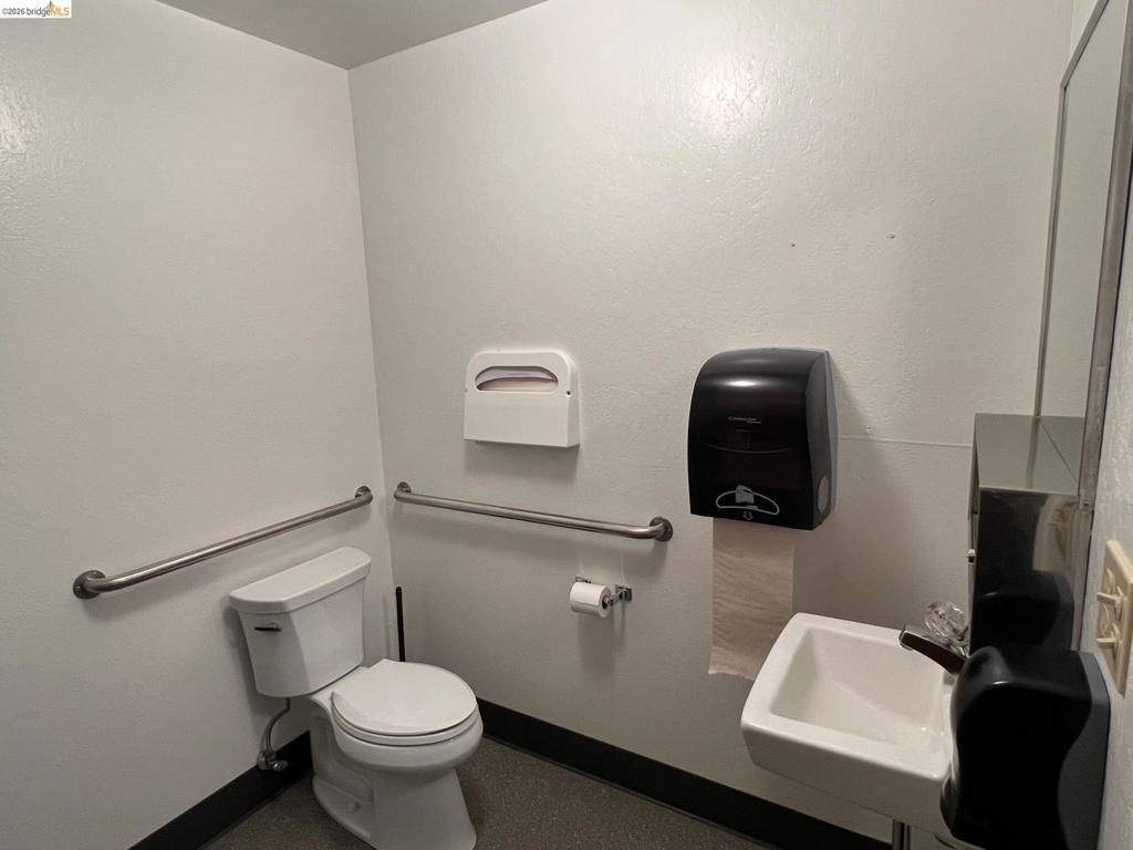 main property photo 13