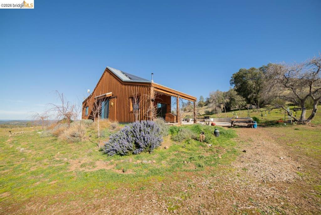 main property photo 10
