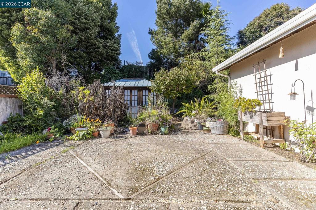 main property photo 47
