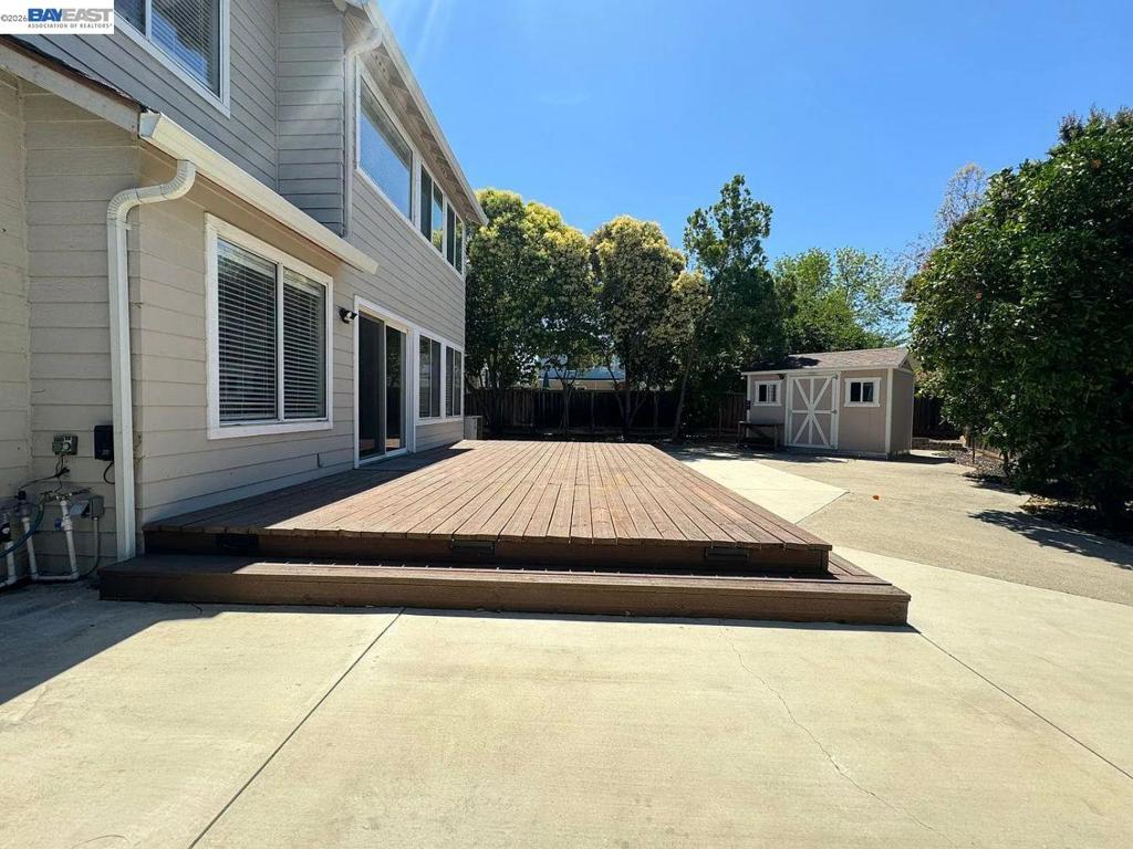 main property photo 40