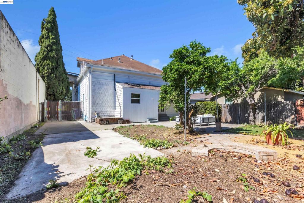 main property photo 50