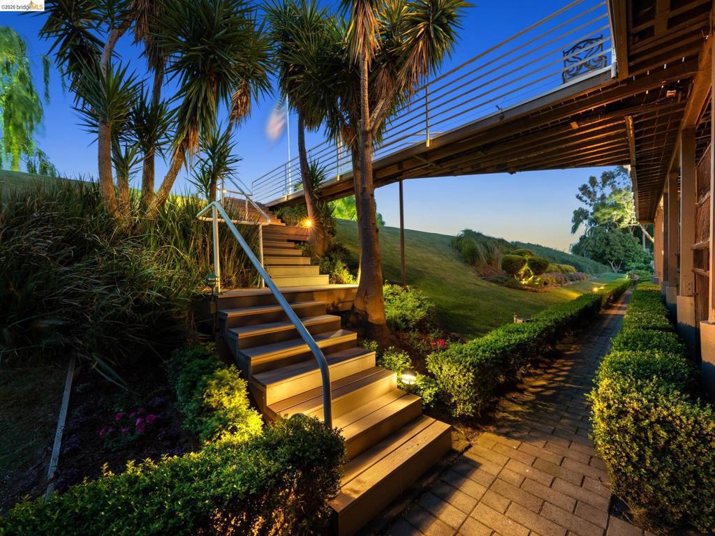main property photo 40