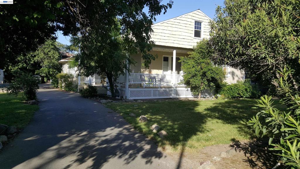 main property photo 9