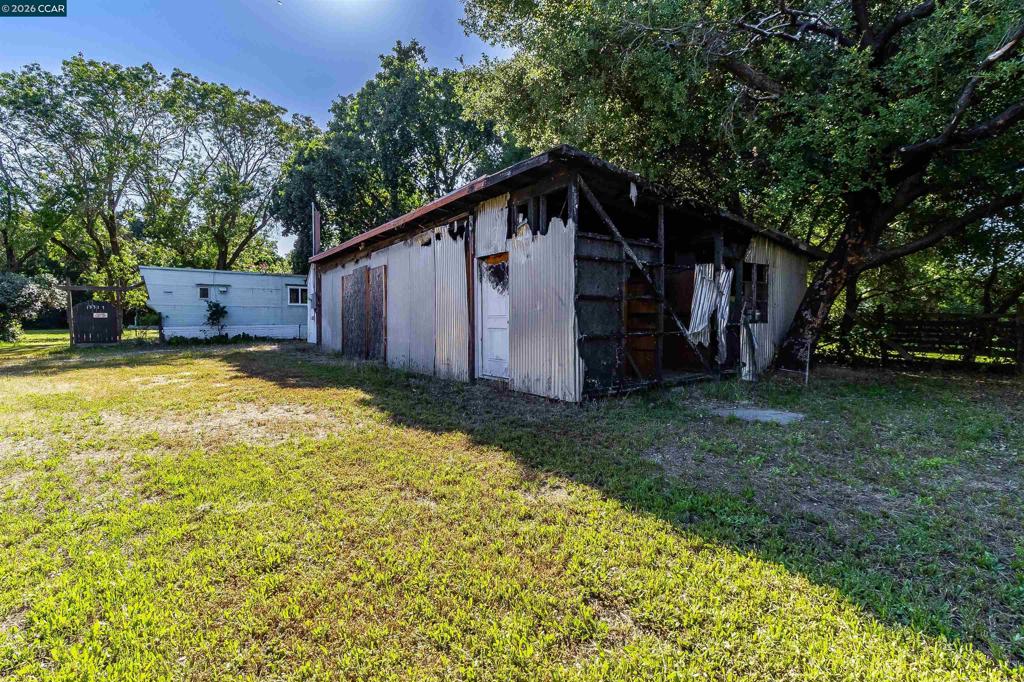 main property photo 11