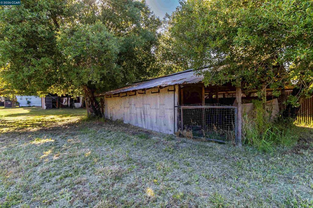 main property photo 14