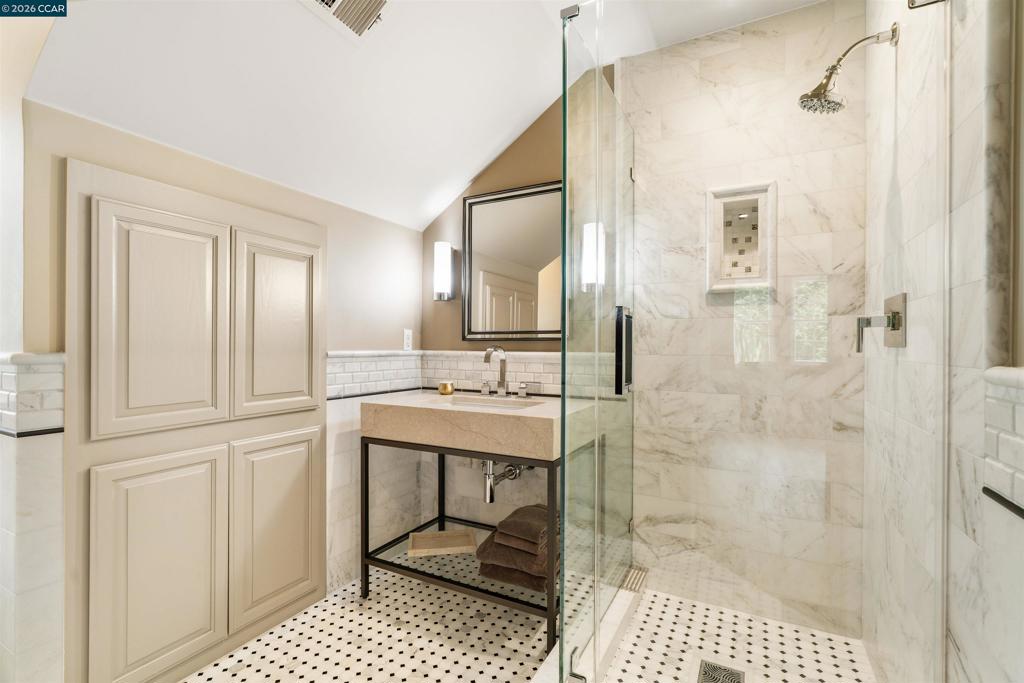 main property photo 66