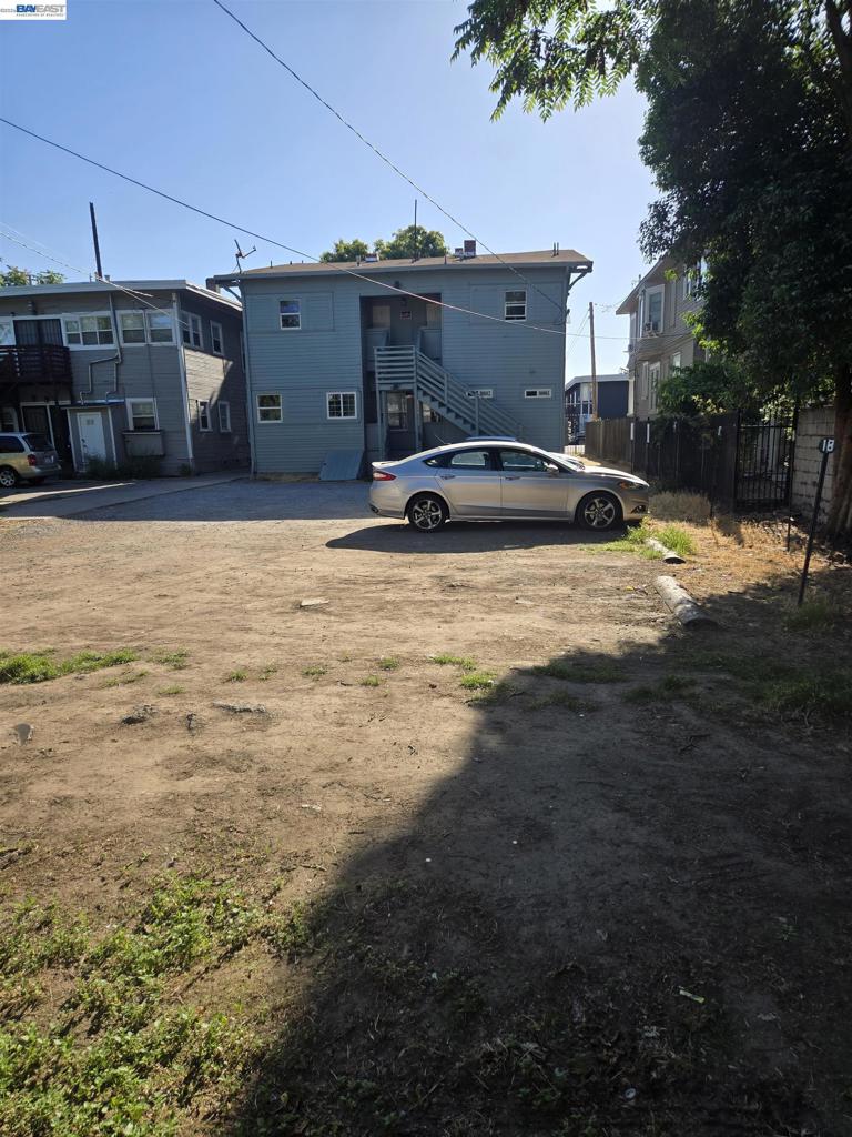 main property photo 11