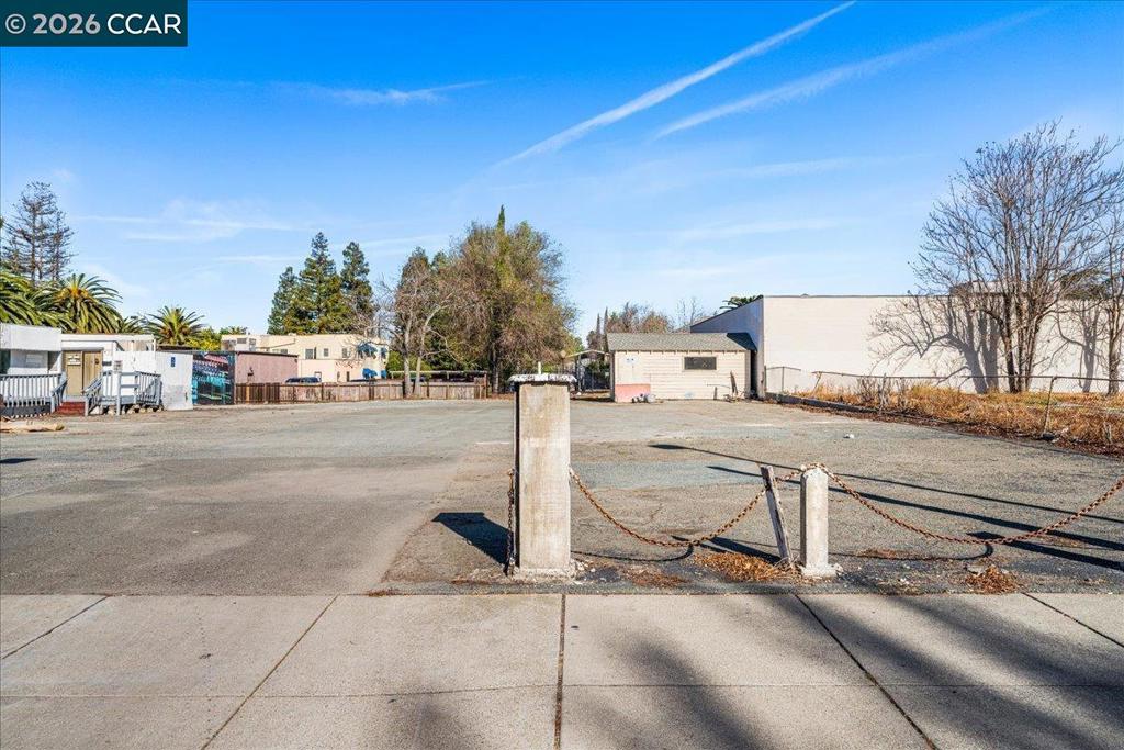 main property photo 6