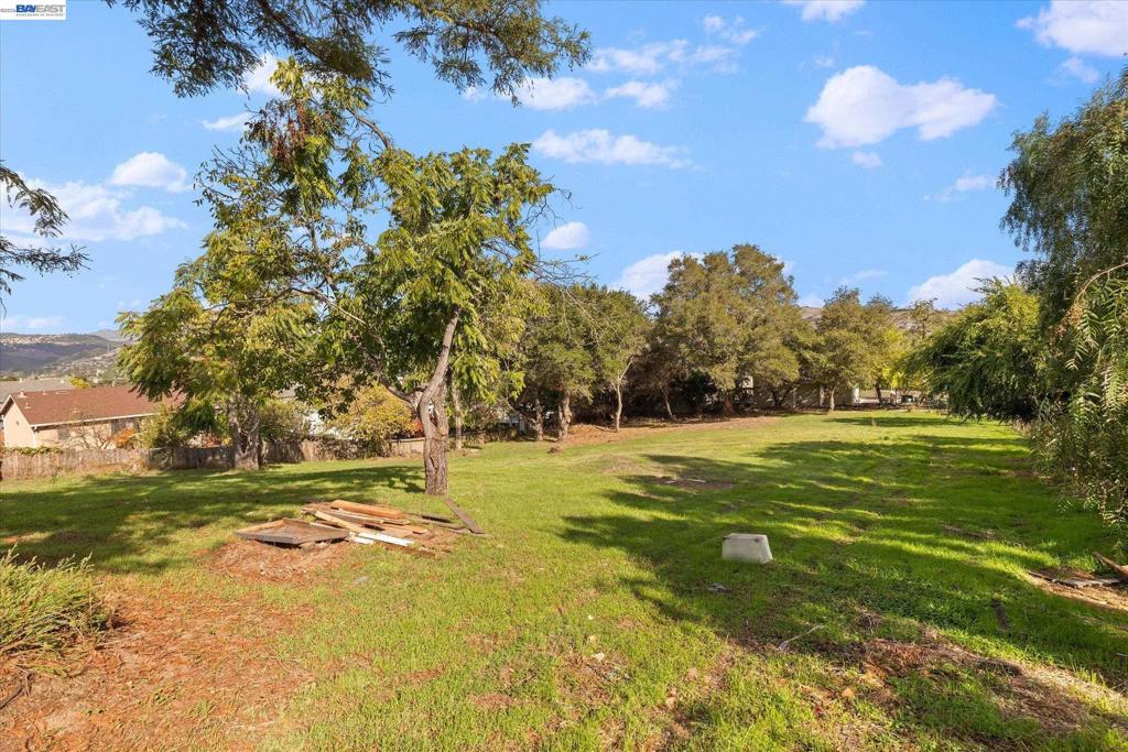 main property photo 35